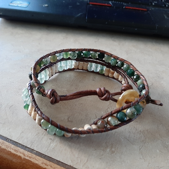 Green aventurine leather wrap bracelet - Picture 3 of 3